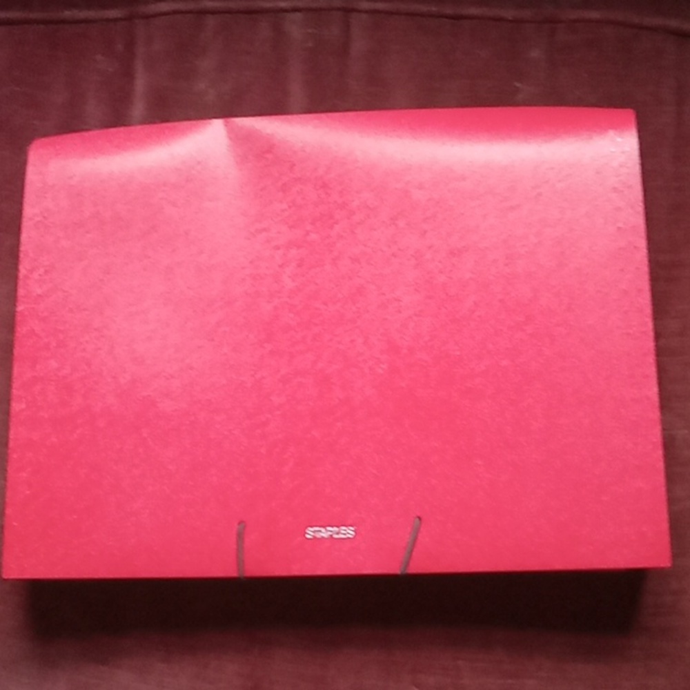 Red expanding folder - Picture 2 of 2
